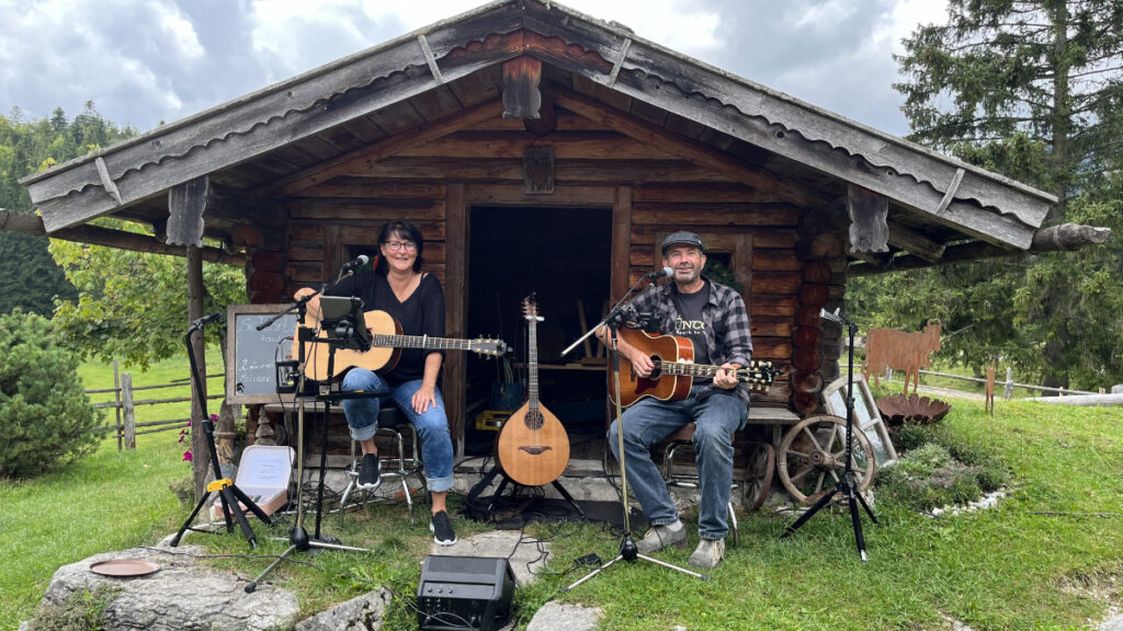 Irish Cream & Scottish Whiskey, Reiter Alm 03.09.2023, Beginn ca. 12.00 Uhr, Irish Folk & Scottish Music, Das Irish Folk Duo aus dem Chiemgau, Bährle Claudia und Thomas,