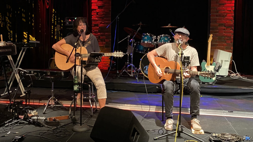 Irish Cream & Scottish Whiskey, Back to Galway, Irish Folk & Scottish Music. Bährle Claudia und Thomas das Irish Folk Duo aus dem Chiemgau.